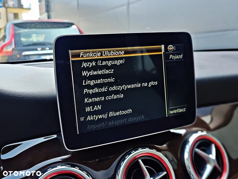 Mercedes-Benz GLA 250 4-Matic - 40