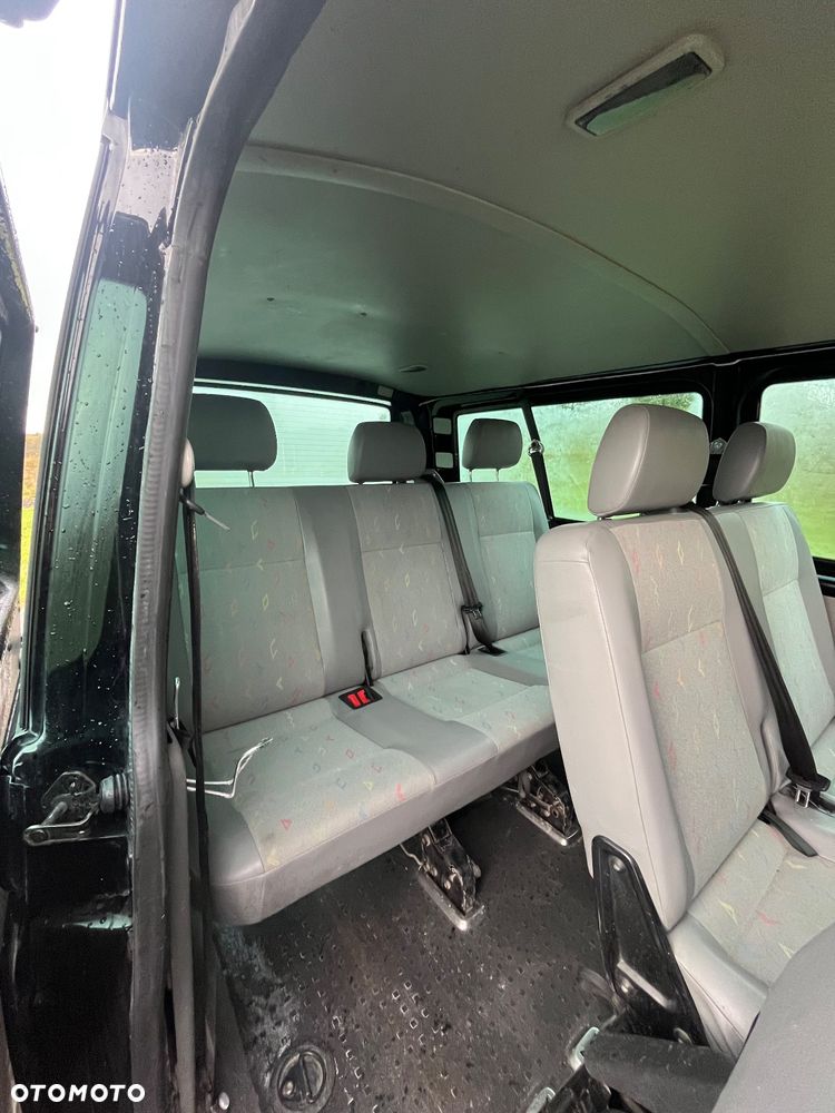 Volkswagen Caravelle - 16