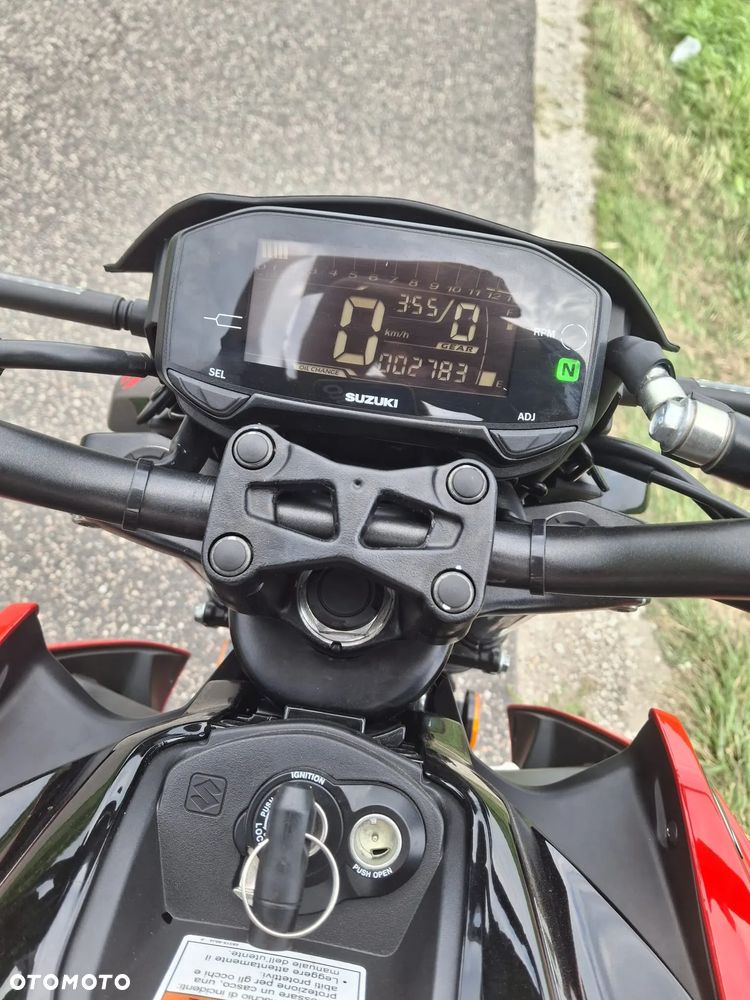 Suzuki GSX - 8