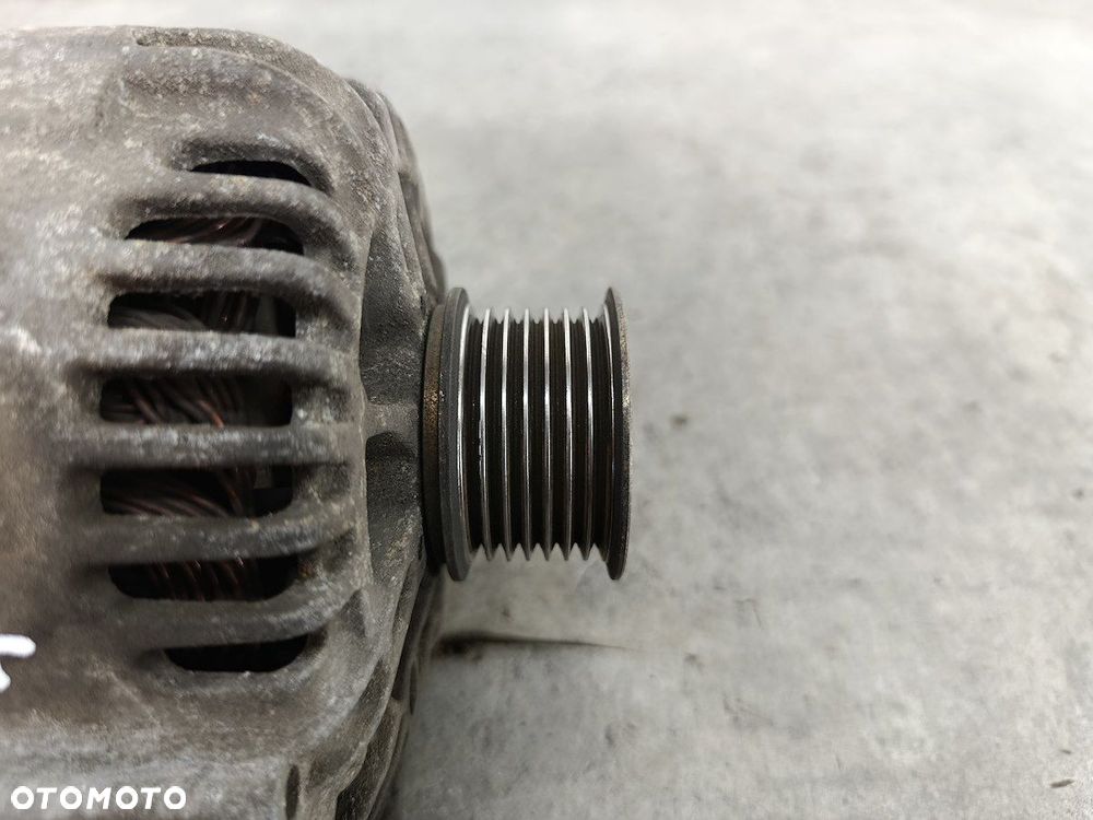 ALTERNATOR RENAULT SCENIC II 8200290215  TG11C022  BOSCH 2.0 16V - 3