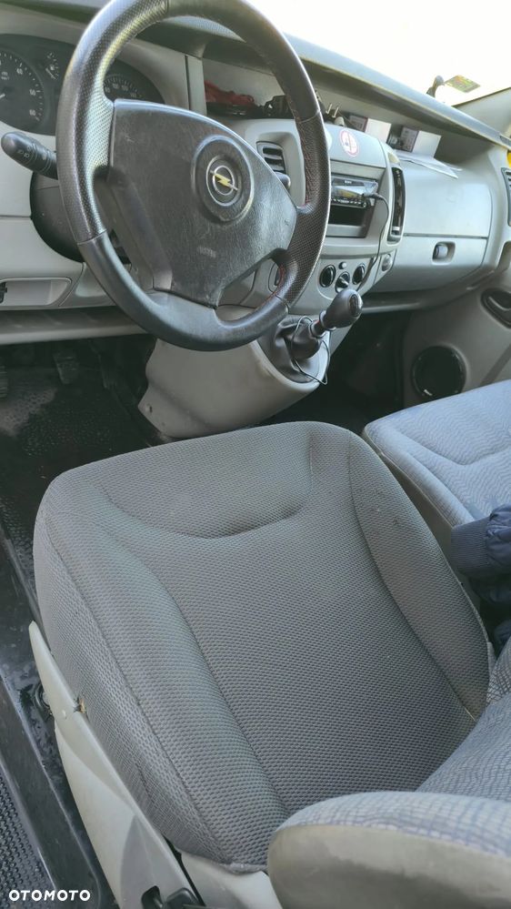 Opel Vivaro - 10