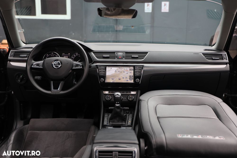 Skoda Superb Combi 2.0 TDI 4x4 SportLine - 13