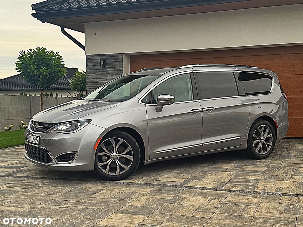 Chrysler Pacifica - 38