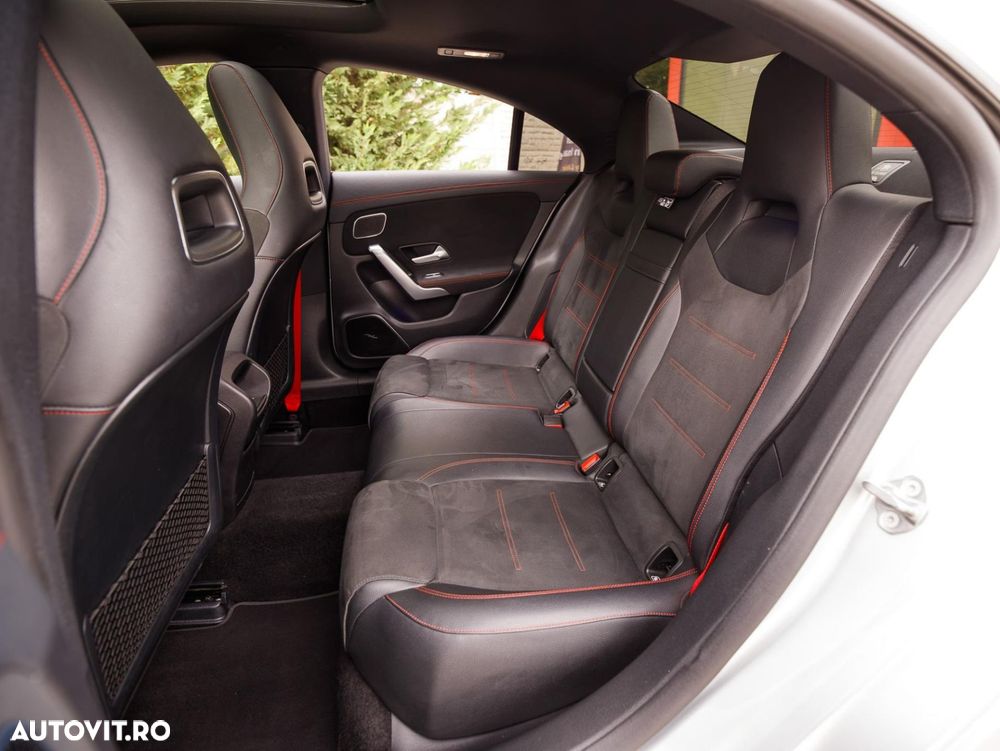 Mercedes-Benz CLA 35 AMG 4MATIC AMG Speedshift 7G-DCT - 16