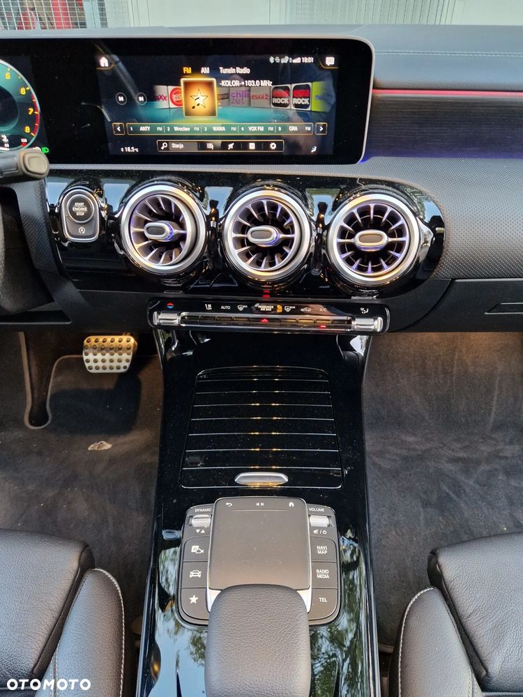 Mercedes-Benz CLA 220 4-Matic AMG Line 7G-DCT - 19