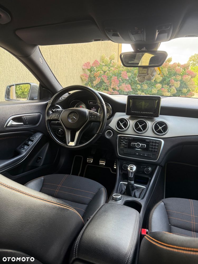 Mercedes-Benz CLA 180 - 8