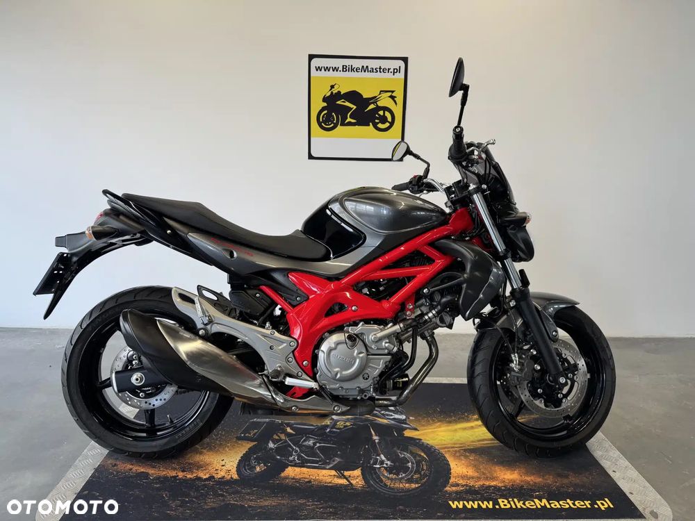 Suzuki Gladius