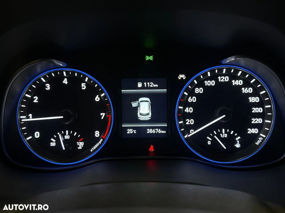 Hyundai KONA - 11
