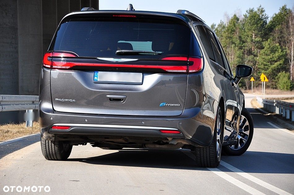 Chrysler Pacifica - 6