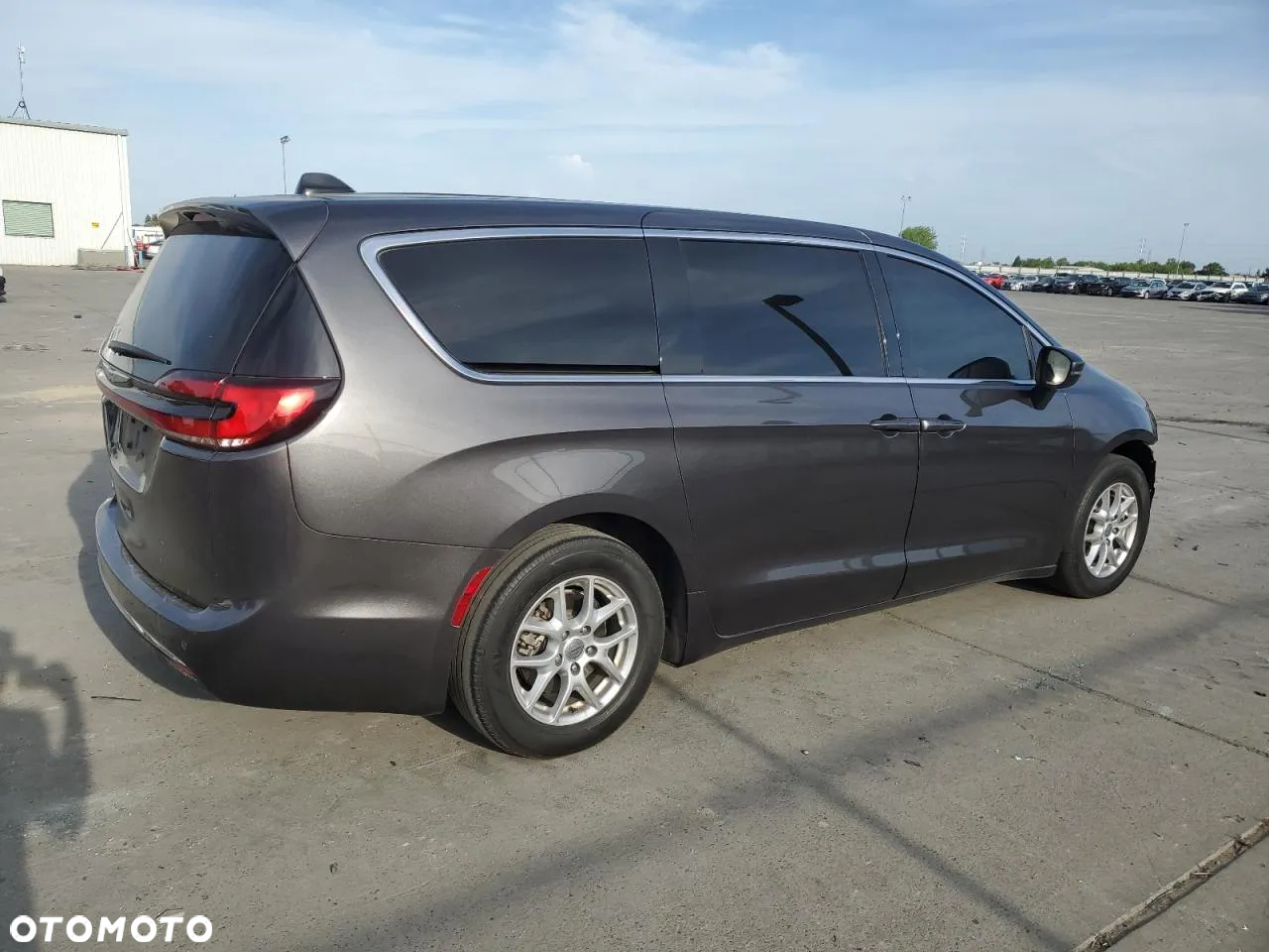 Chrysler Pacifica - 7