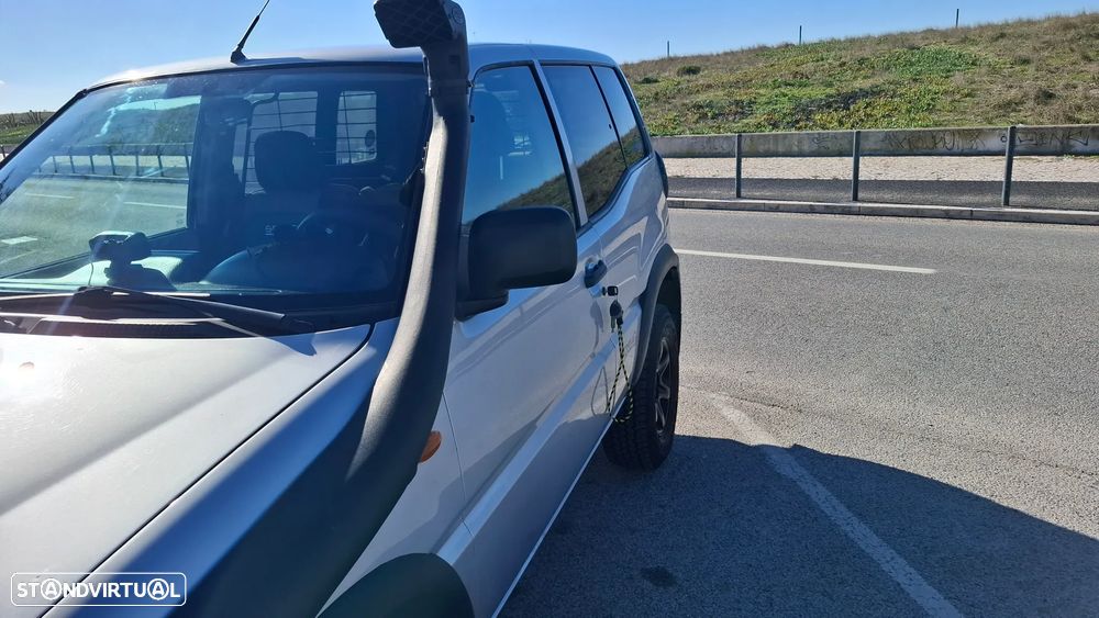 Nissan Terrano II 2.7 TDi Comfort AC - 4