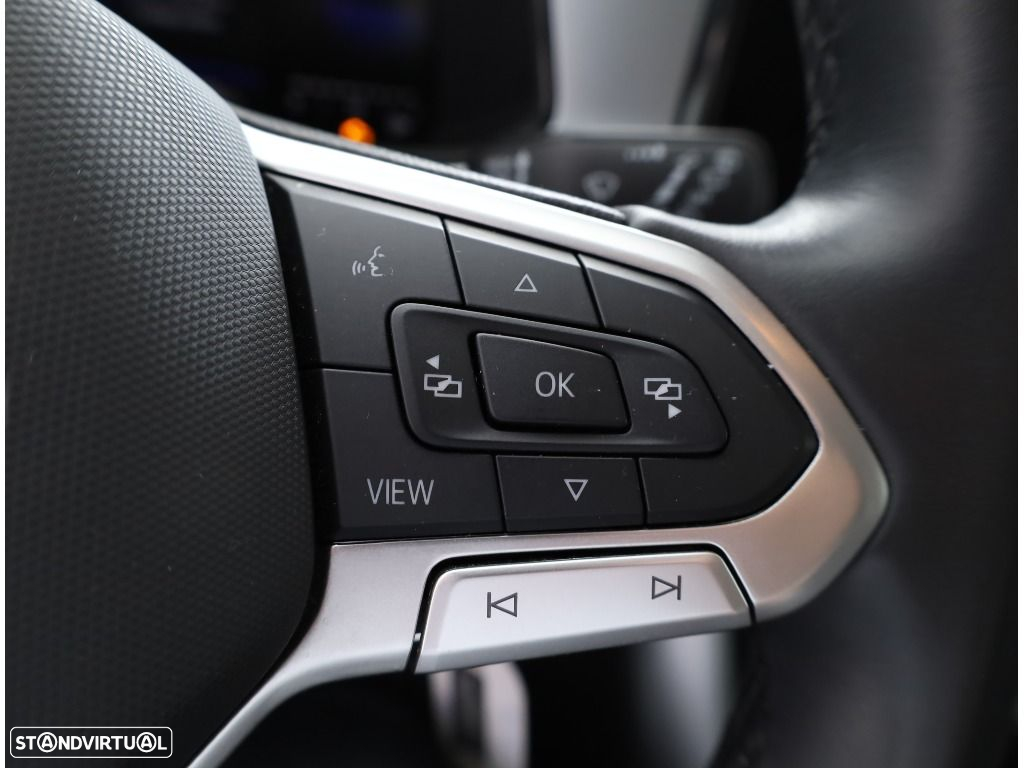VW T-Roc 1.0 TSI Urban - 32