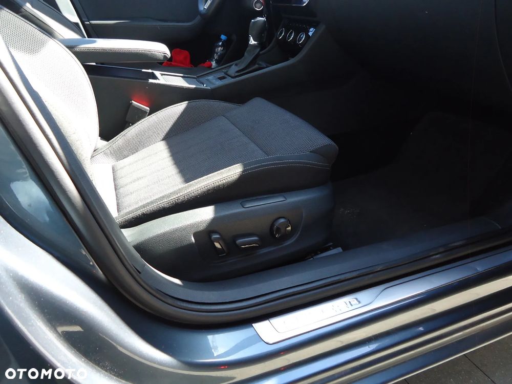 Skoda Superb 2.0 TDI DSG Ambition - 17