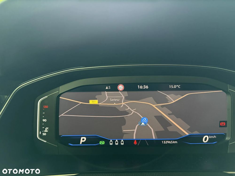 Volkswagen Passat - 12