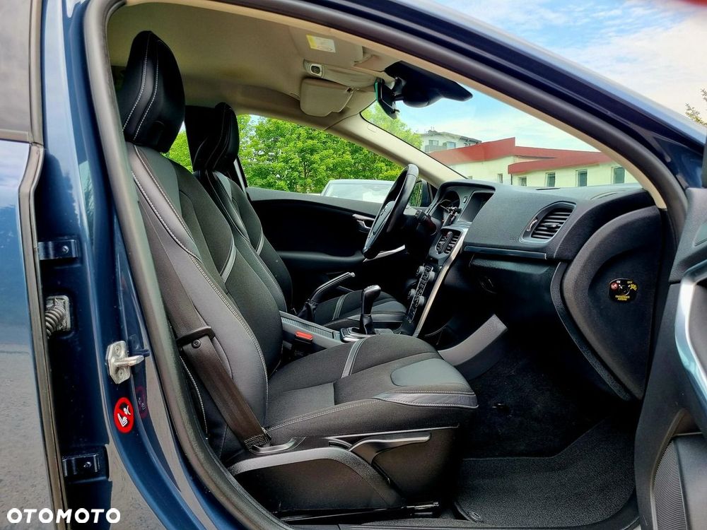 Volvo V40 D2 Momentum - 12