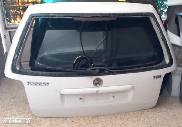 Tampa Da Mala Volkswagen Passat Variant (3B5) - 1