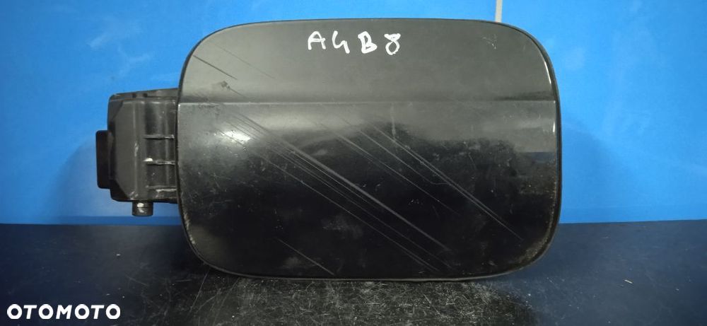 Klapka wlewu paliwa Audi A4 B8 kod lakieru LZ9Y - 1