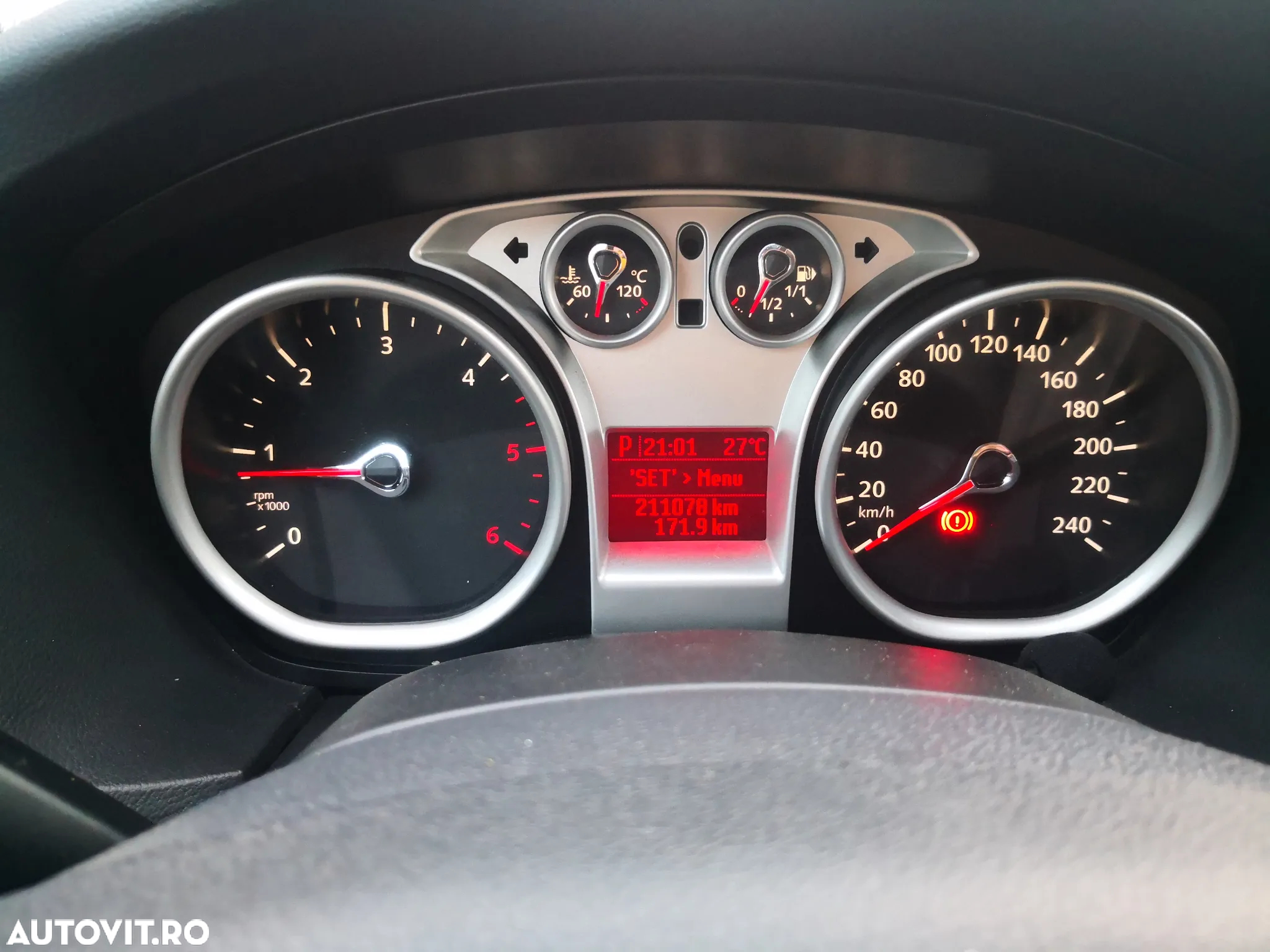 Ford Focus 2.0 TDCi DPF Aut. Style - 12