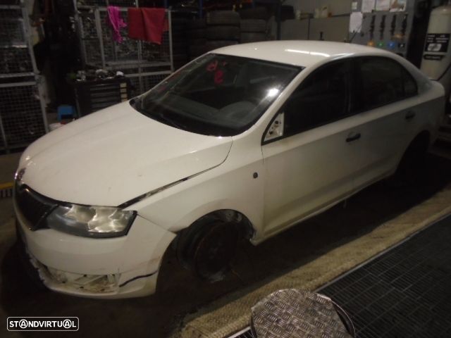 Carro MOT: CAYV SKODA RAPID 2013 1.6 TDI 105 CV 5P BRANCO DIESEL - 1