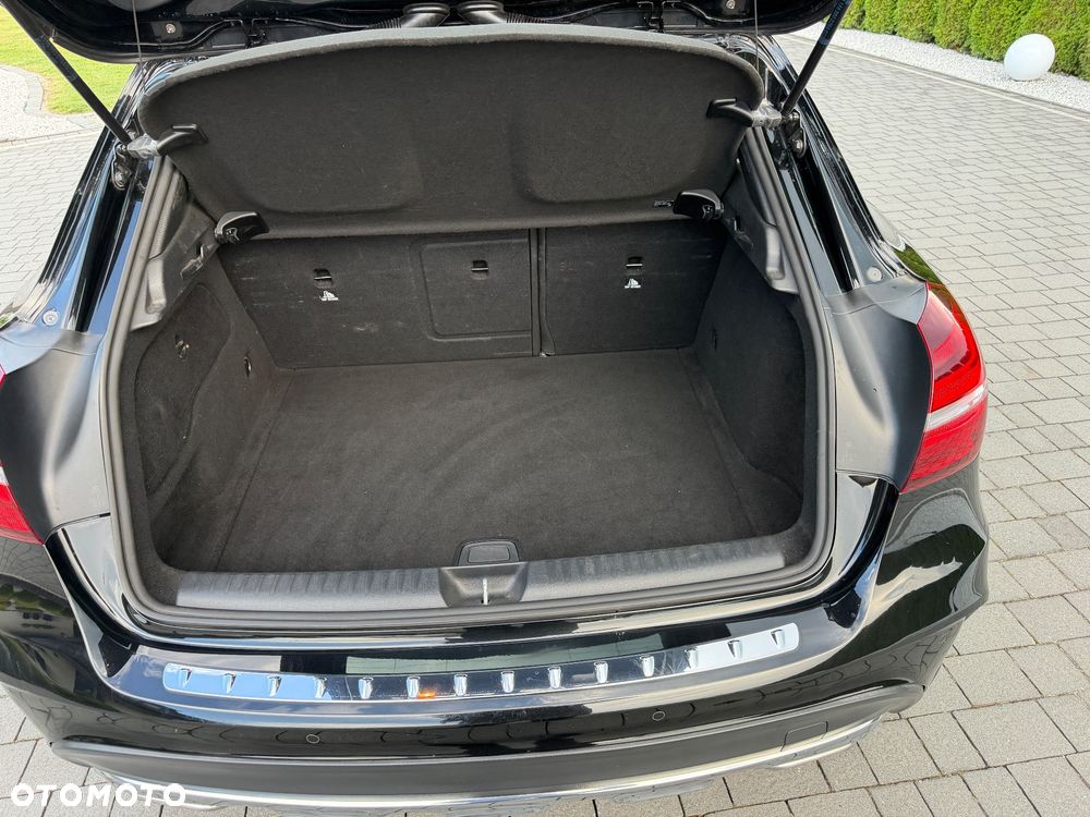 Mercedes-Benz GLA 200 d AMG Line - 27