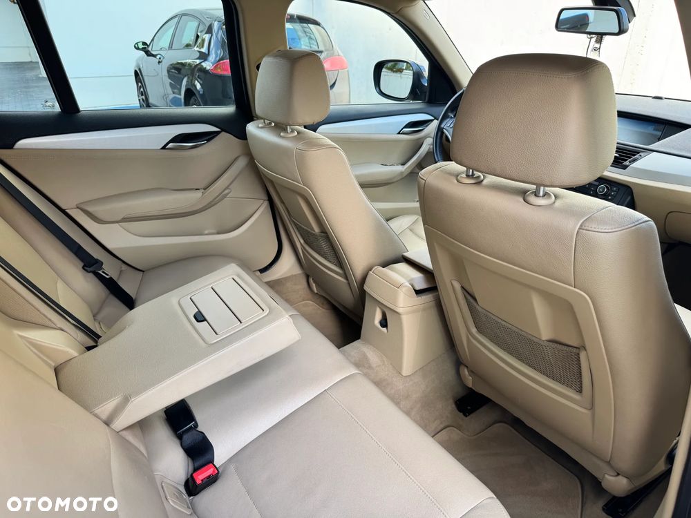 BMW X1 xDrive20d - 10