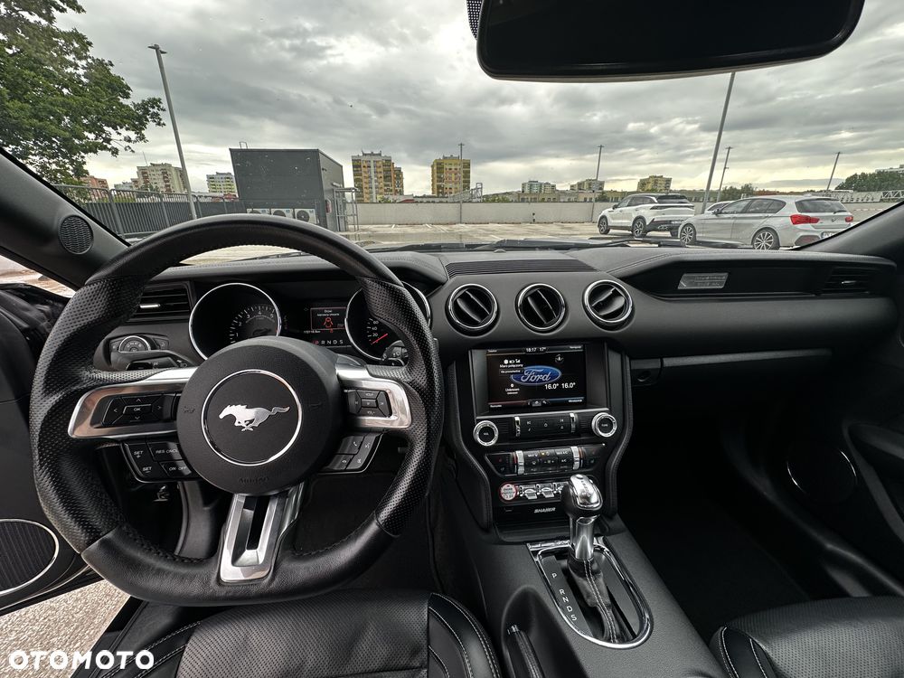 Ford Mustang - 35