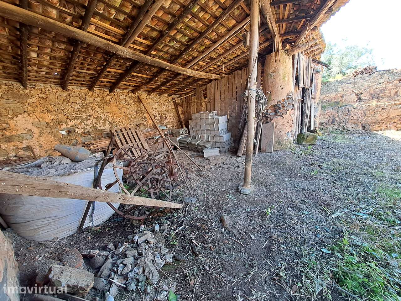 Moradia com Terreno - Excelente oportunidade - Semide - Grande imagem: 5/20
