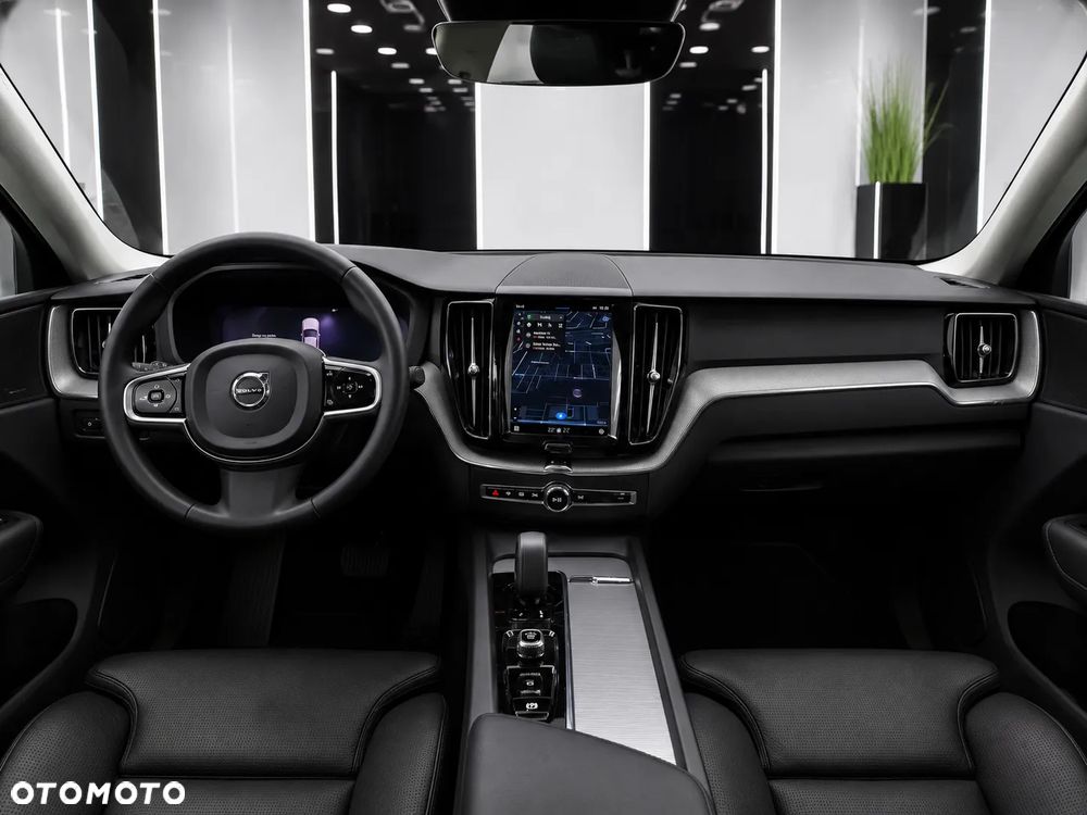 Volvo XC 60 B4 D Plus Dark - 5