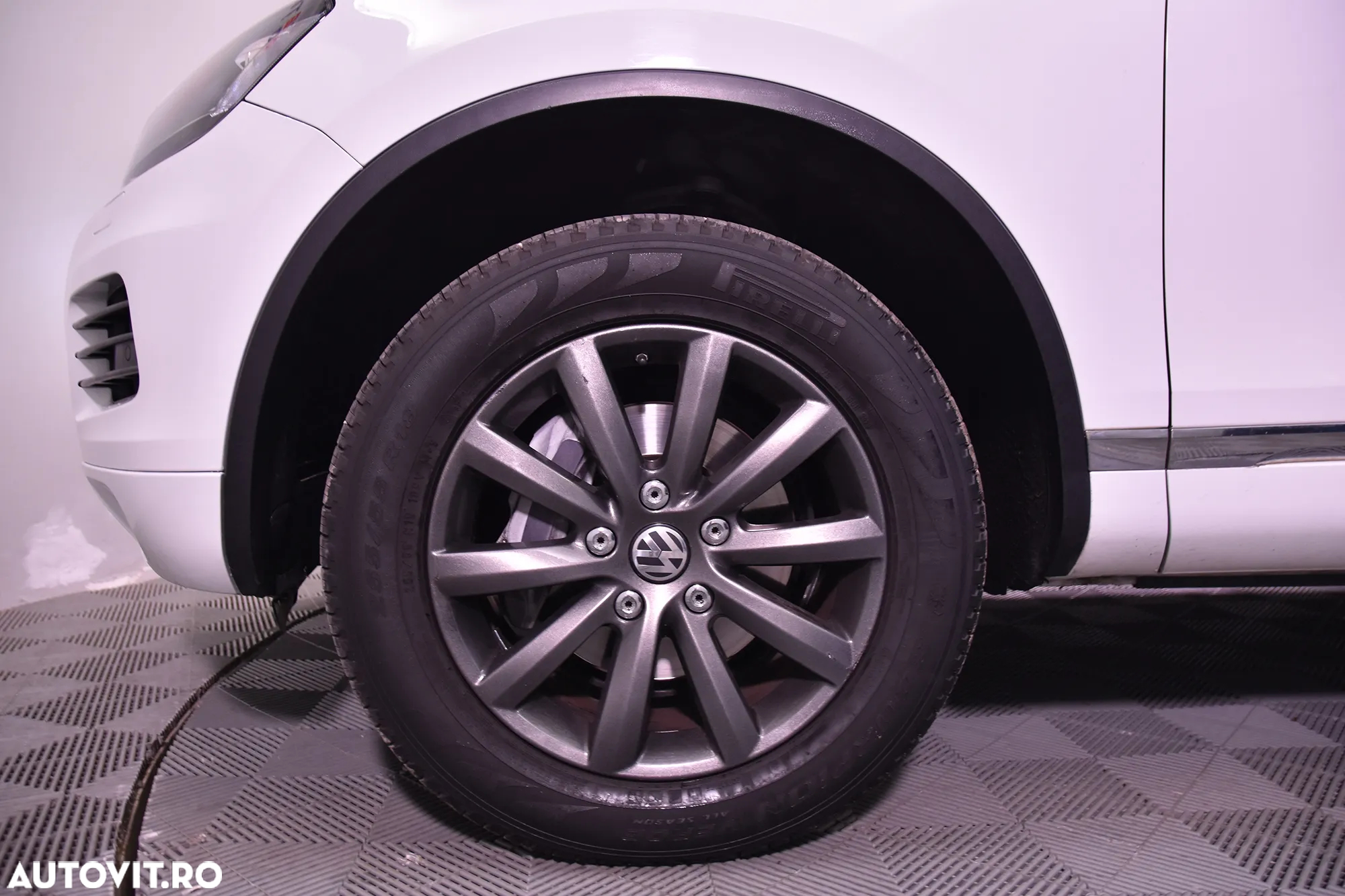 Volkswagen Touareg - 13