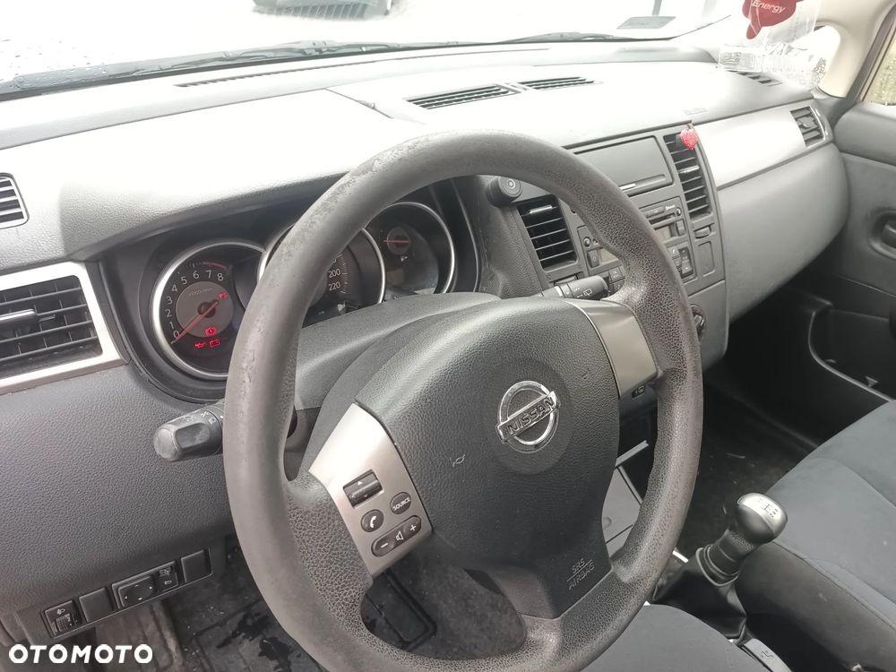 Nissan Tiida 1.6 Tekna - 11