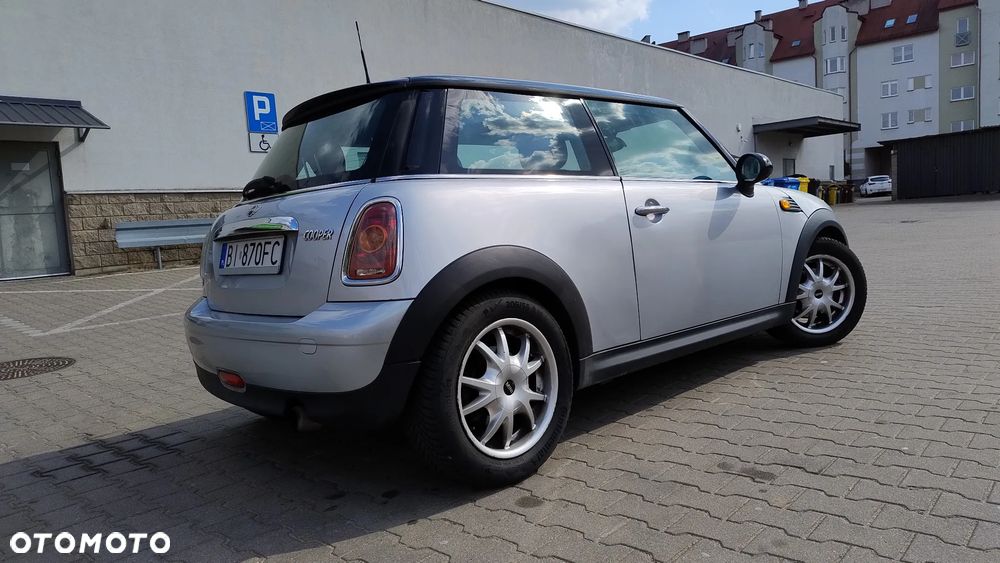 MINI Cooper Standard - 10