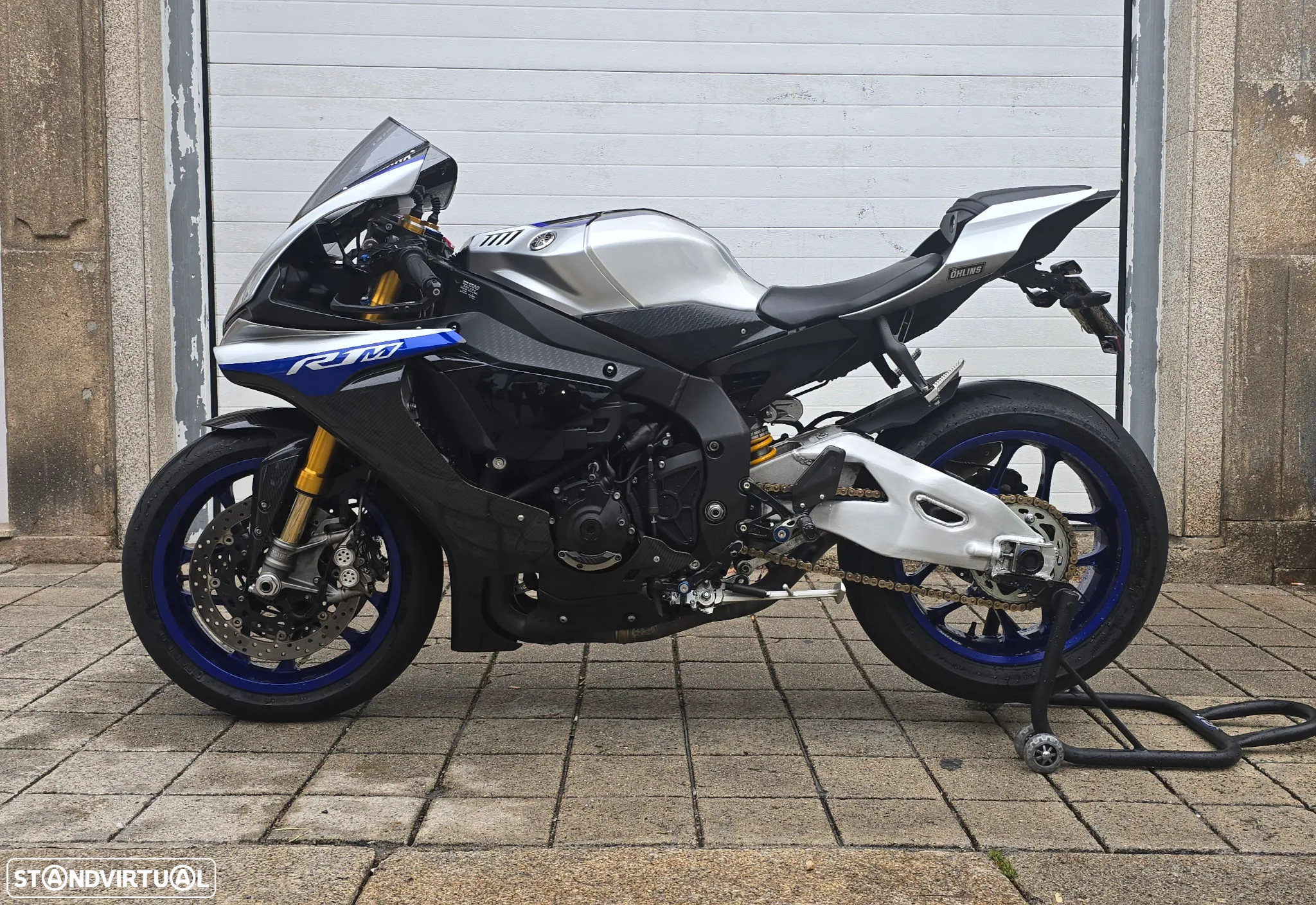 Yamaha YZF R1 M Carbon - 2
