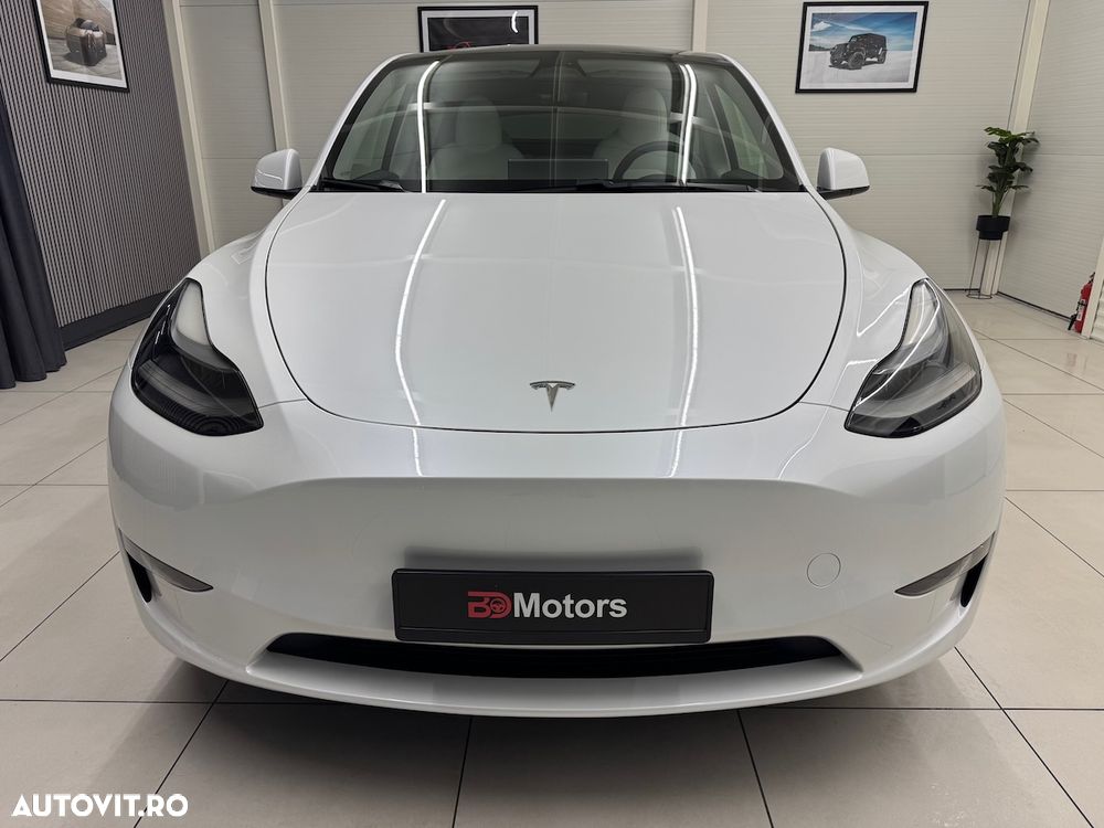 TESLA Model Y 2023 — imagine 48