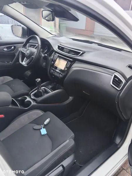Nissan Qashqai 1.2 DIG-T N-Connecta - 24