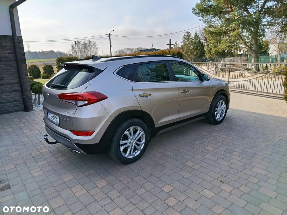 Hyundai Tucson 2.0 CRDI BlueDrive Style 2WD - 14