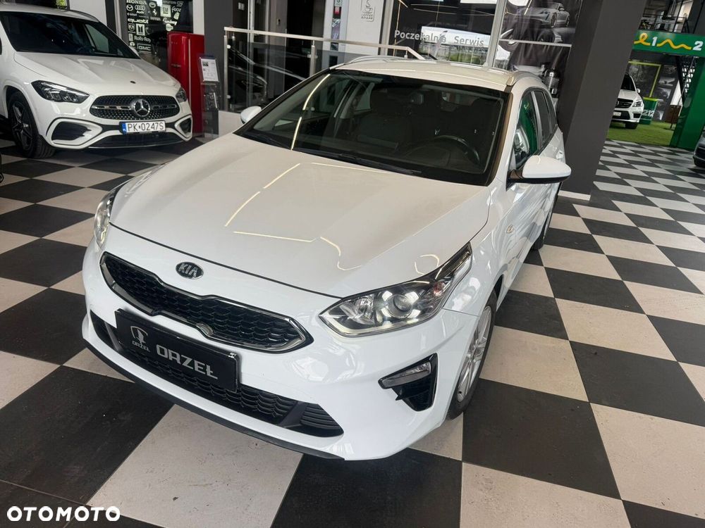 Kia Ceed - 4