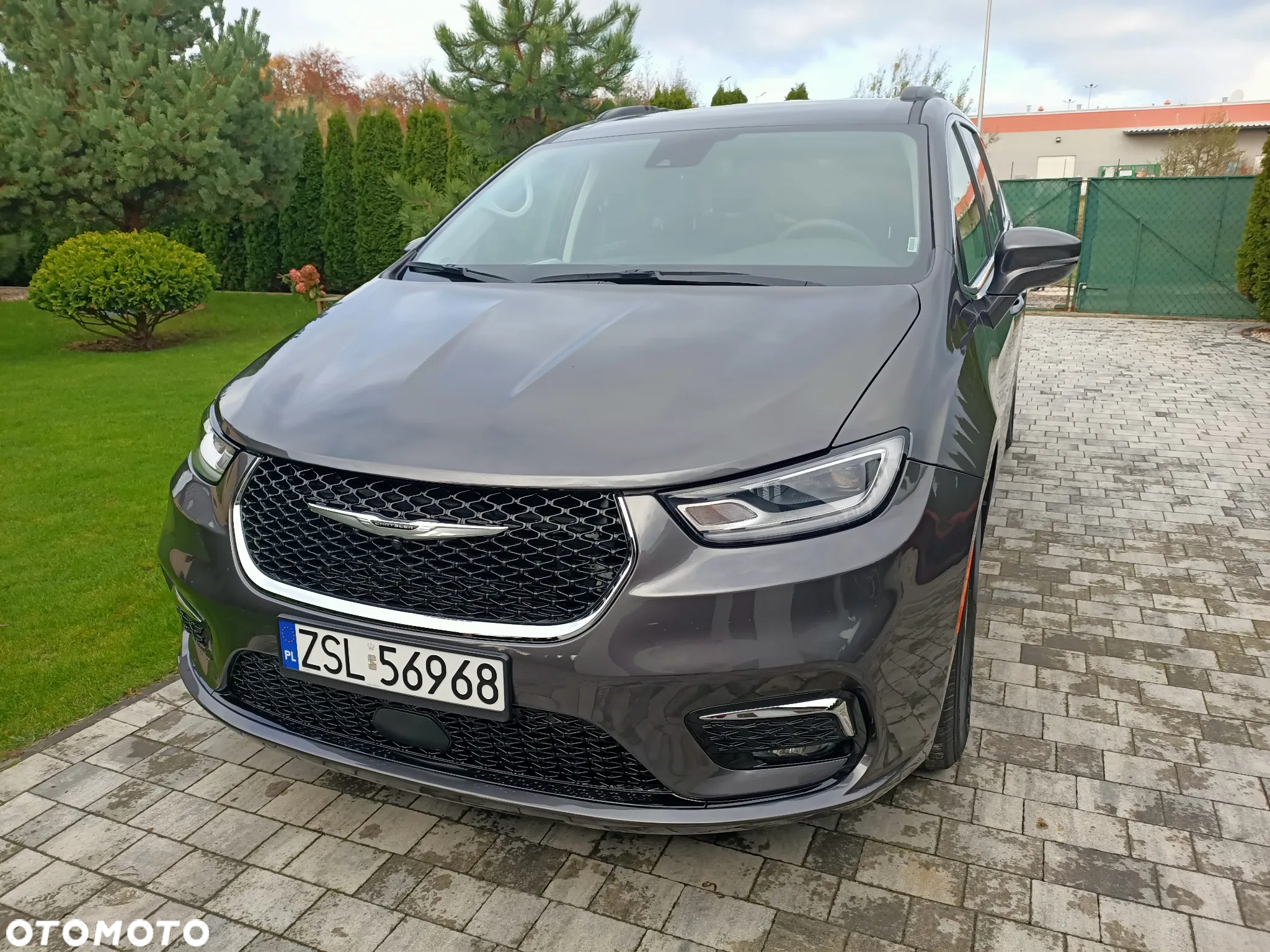 Chrysler Pacifica - 3