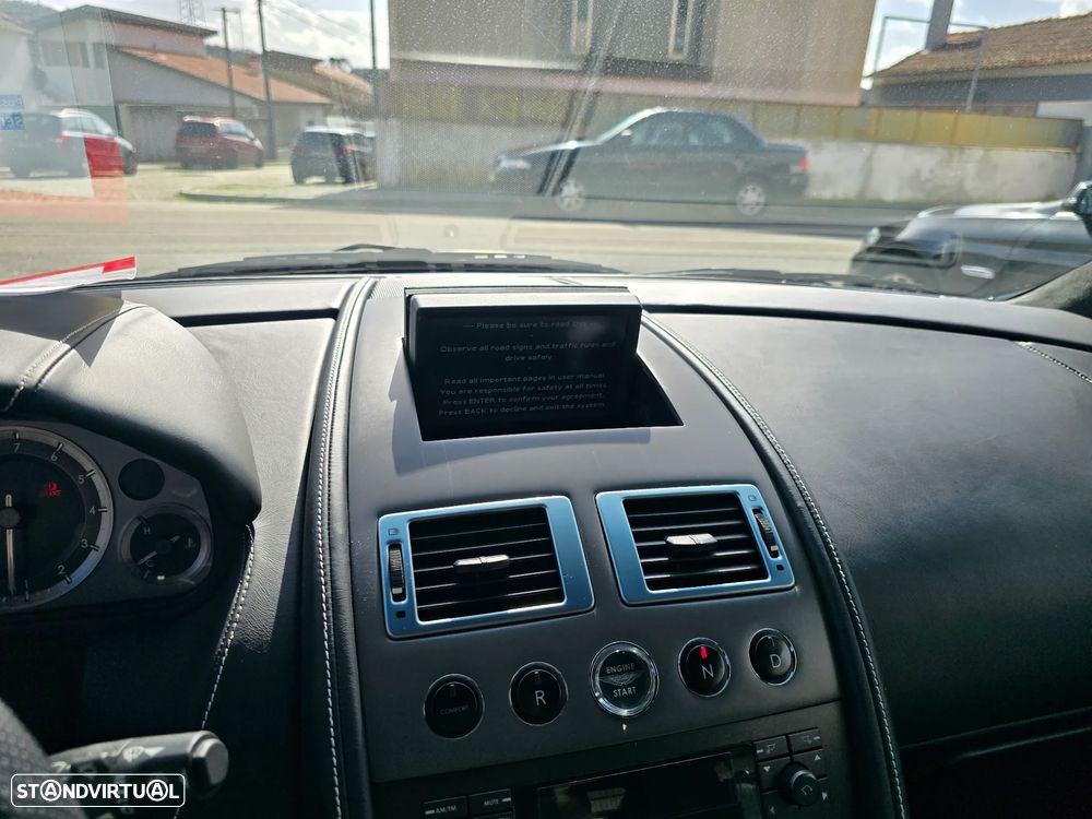 Aston Martin Virage Coupe - 16