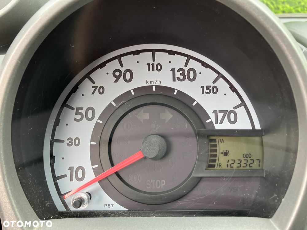 Peugeot 107 - 18