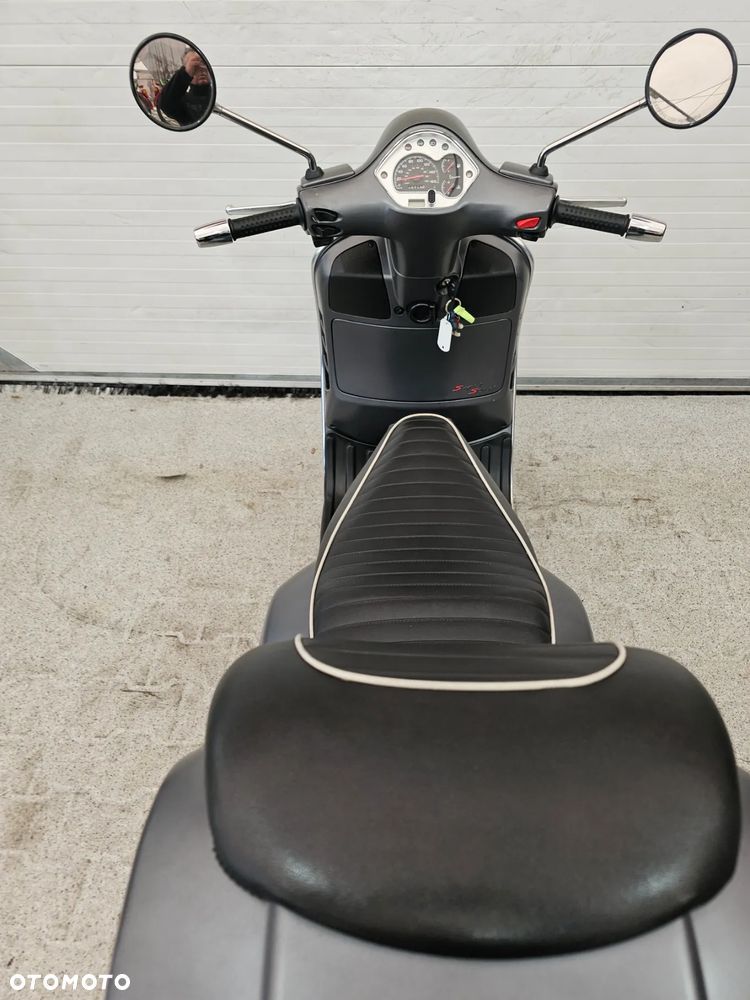 Piaggio Vespa - 28