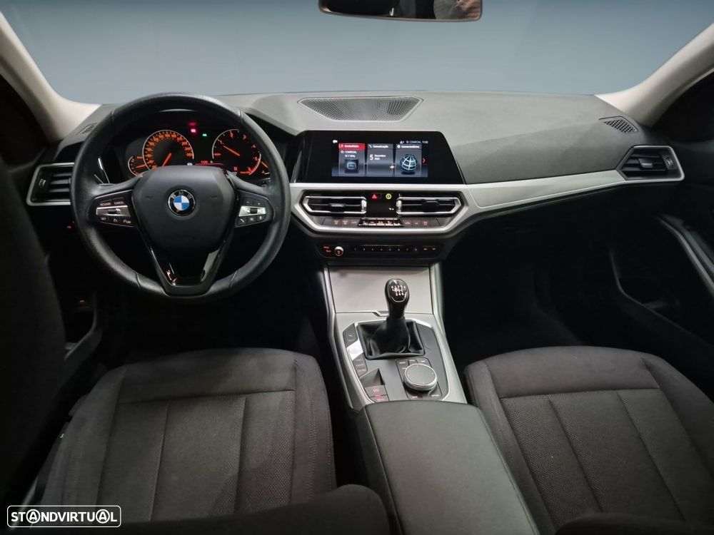 BMW 318 d Touring - 12