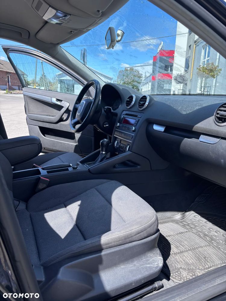 Audi A3 Sportback 1.6 TDI DPF Ambiente - 6