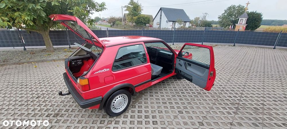 Volkswagen Golf - 36