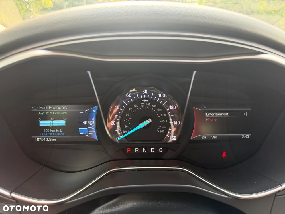 Ford Fusion - 24