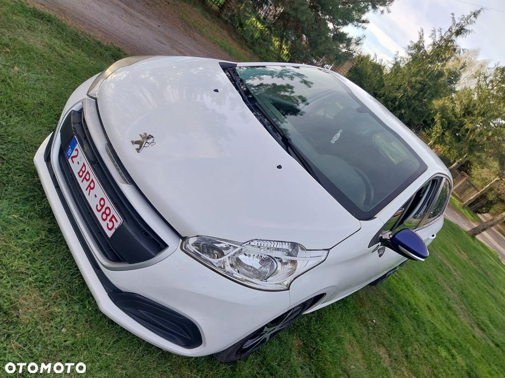 Peugeot 208 - 5