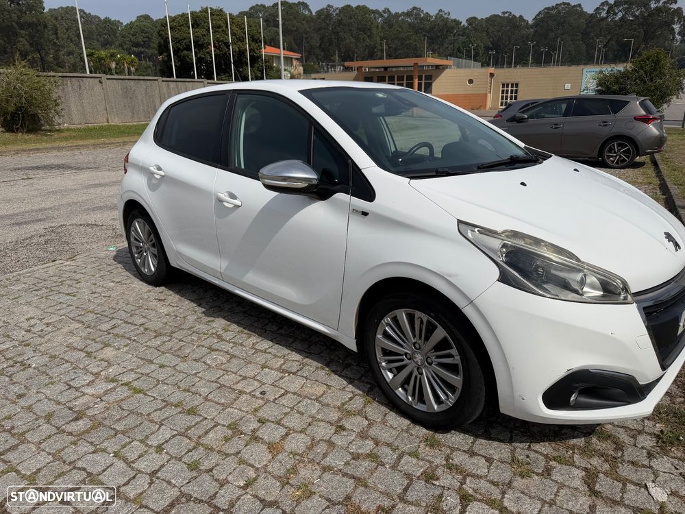 Peugeot 208 1.6 BlueHDi Style - 1