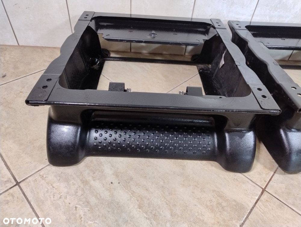 Traffic Passenger Vivaro ustawa fotela prawa lewa stelaż mocowanie lux - 2