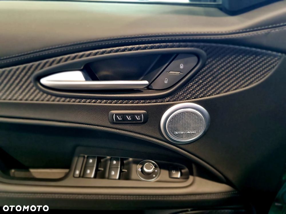 Alfa Romeo Stelvio - 15