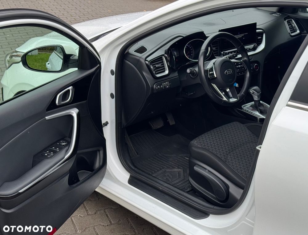 Kia Ceed 1.6 CRDi Eco-Dynamics+ (48V Mild-Hybrid) DCT7 Vision - 7