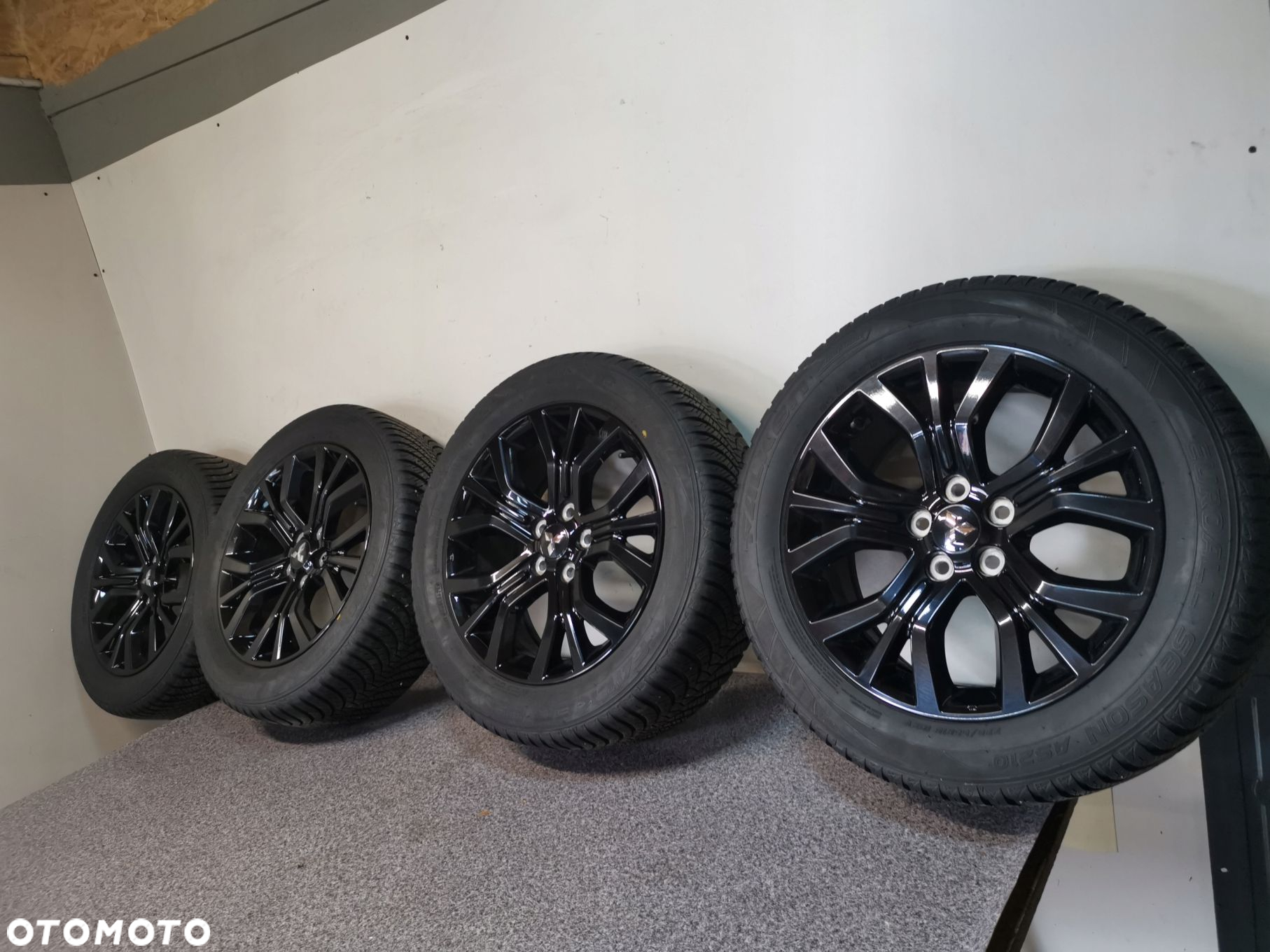 OUTLANDER ASX KOLA FELGI OPONY 225/55R18 ZIMA 2022ROK FALKEN ZIMA 7.3MM - 2